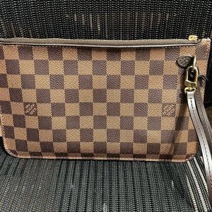 Louis Vuitton Damier Ebene Pochette